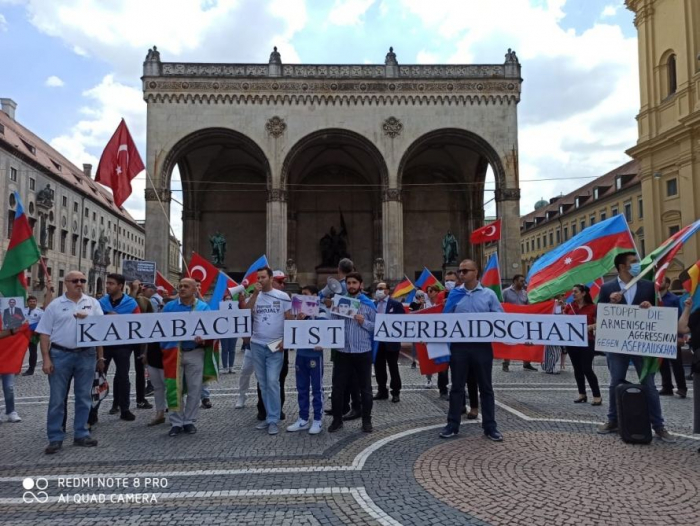  Massenkundgebung zur Unterstützung Aserbaidschans in München -  FOTO  