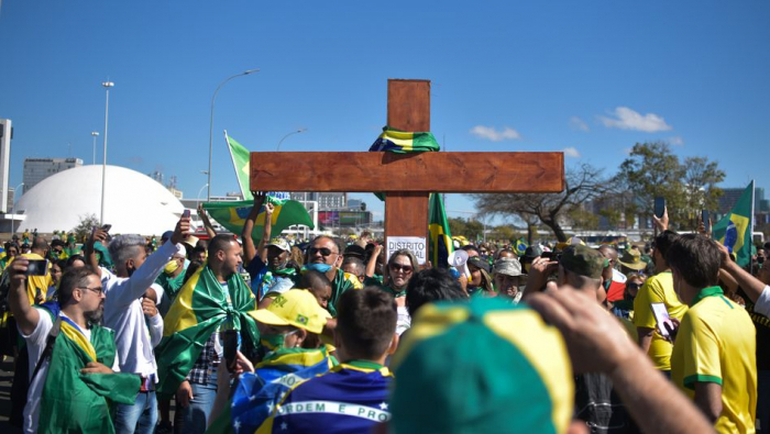 Hunderte demonstrieren für Bolsonaro