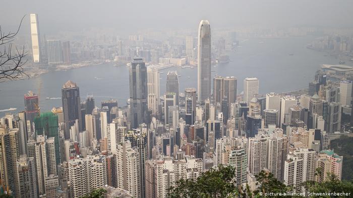 China threatens UK with 