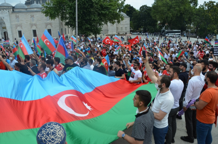  Gran manifestación de apoyo a Azerbaiyán en Estambul -  FOTOS  