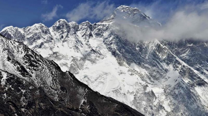 Nepal: Everest reopens amid pandemic uncertainty