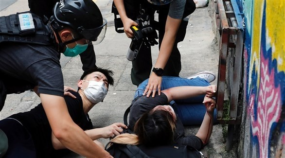 شرطة هونغ كونغ تعتقل أكثر من 30 شخصاً
