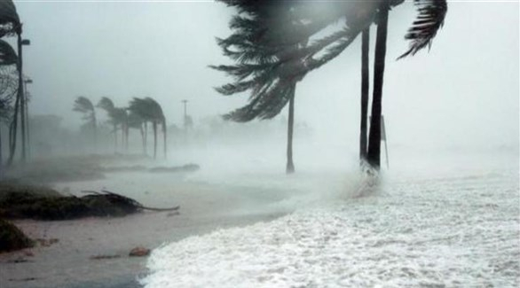 إعصار دوغلاس يتجه نحو هاواي بسرعة 140 كيلومتراً