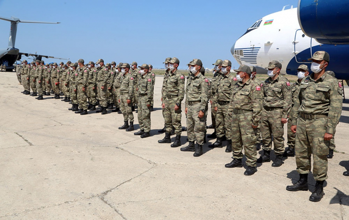   Türkische Soldaten kommen in Baku an   - VIDEO     