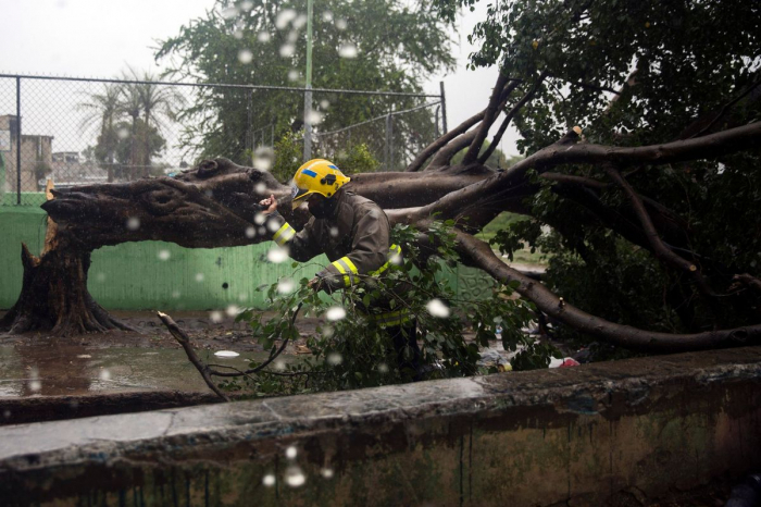 La tempête tropicale Isaias devient un ouragan de catégorie 1 aux USA