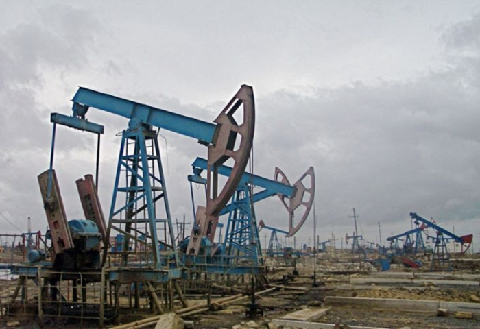 Precio del barril de petróleo azerbaiyano aumenta