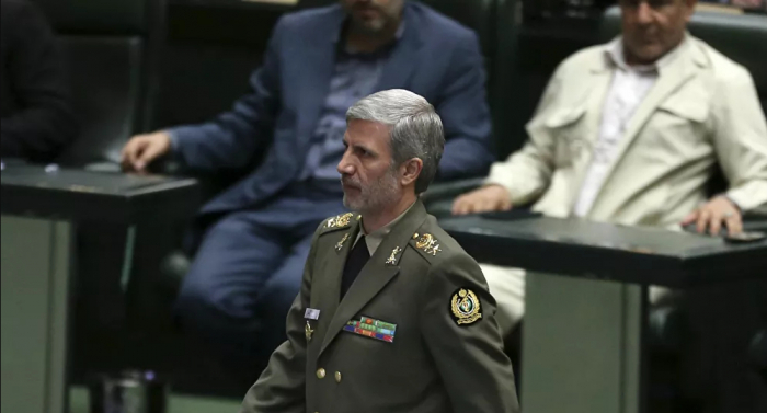 وزير الدفاع الإيراني يعلن عن إجراء هو الأول في المطارات بعد الحوادث الأخيرة
