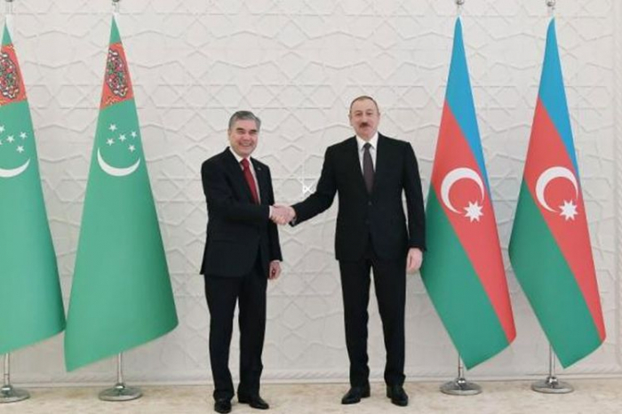   Presidentes de Azerbaiyán y Turkmenistán sostienen conversación telefónica  