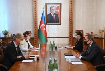   Canciller azerbaiyano se reúne con el embajador alemán  