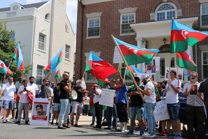   Protestaktion gegen Armenien in den USA   - FOTO    