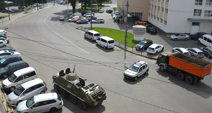 القوات الخاصة الأوكرانية تصل إلى مكان احتجاز الرهائن في مدينة لوتسك