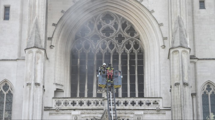   Großbrand in der Kathedrale von Nantes  