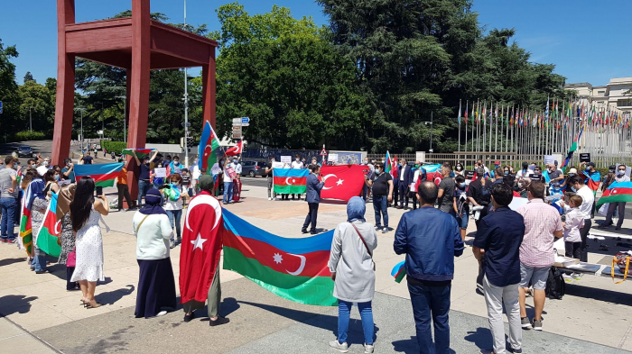 Azərbaycanlılar BMT-nin qərargahı qarşısında aksiya keçirdi
