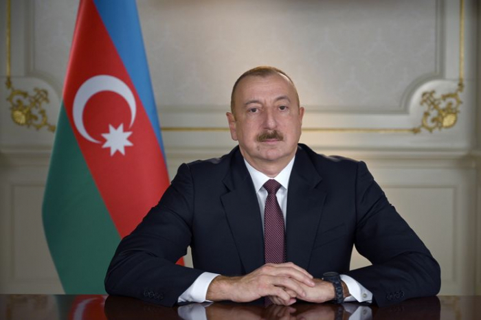   Ilham Aliyev gratuliert Macron  