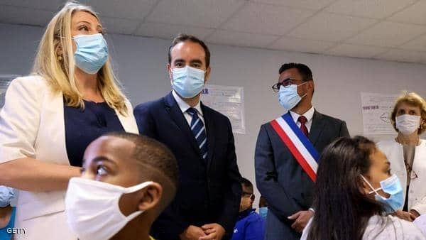 ارتفاع غير مسبوق بإصابات كورونا في فرنسا والمدارس في موعدها