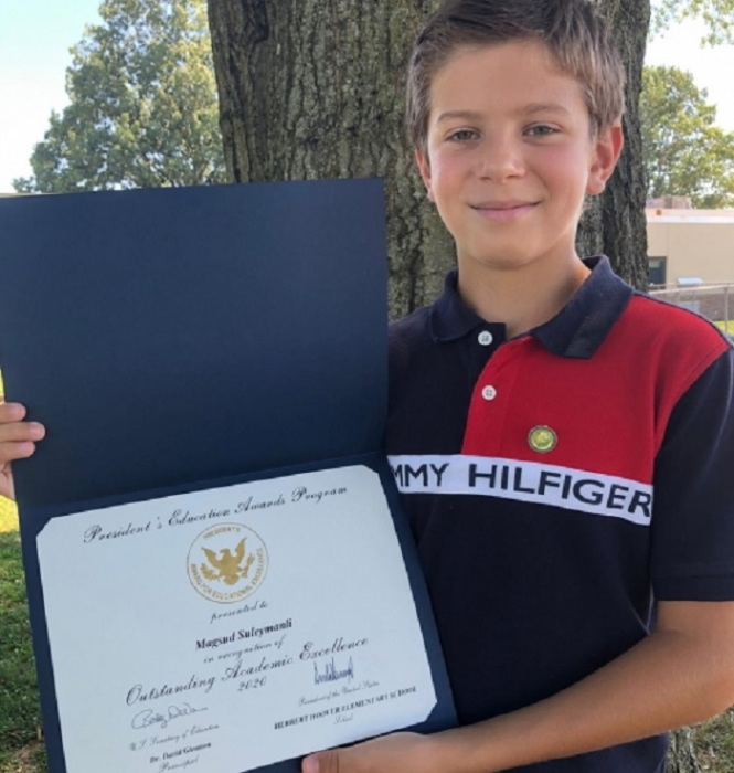    10 yaşlı azərbaycanlı ABŞ-da Prezident Mükafatı aldı -    FOTOLAR     
   
