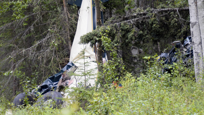 Mueren siete personas tras colisionar dos aviones en Alaska