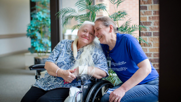 Dos hermanas se reencuentran tras 53 años gracias al coronavirus