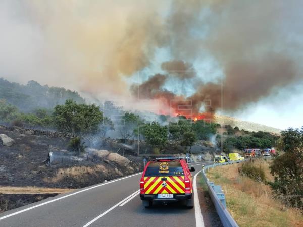 Los bomberos consiguen estabilizar el incendio en Madrid