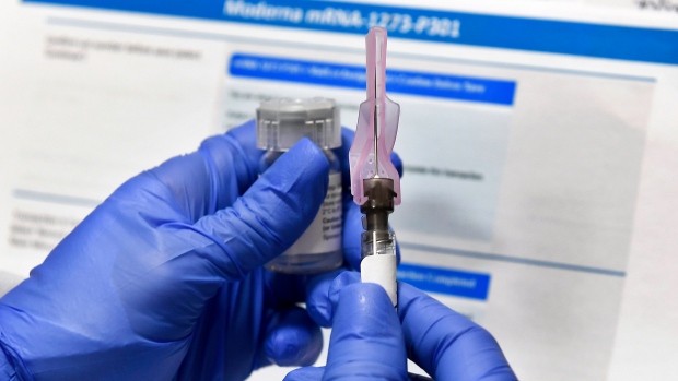   American scientists debate who should get COVID-19 vaccine first?  
