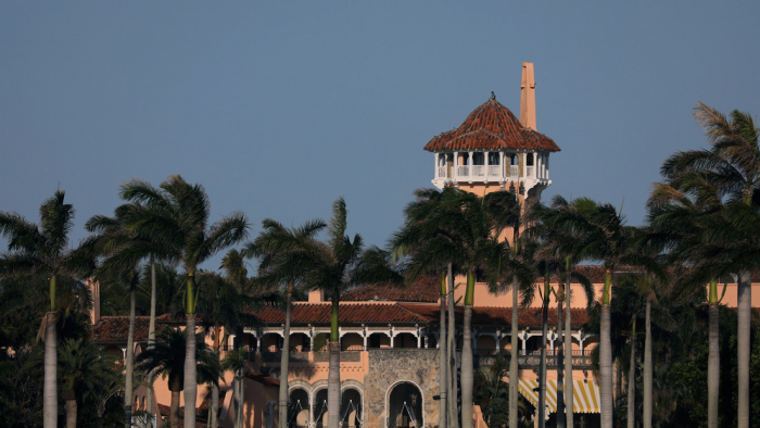 Tres adolescentes irrumpen en la residencia de Trump en Palm Beach