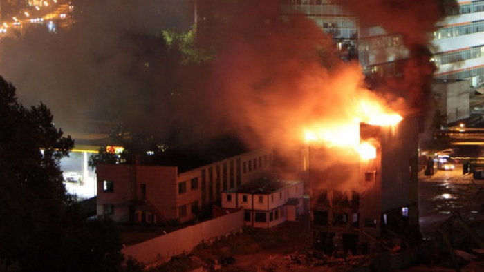 Hindistanda xəstələrin olduğu hoteldə yanğın -    7 ölü, 20 yaralı   