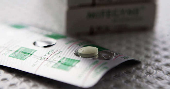 Le gouvernement italien assouplit les conditions du recours à la pilule abortive