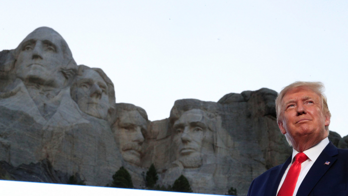 Trump comenta los reportes sobre su supuesto deseo de agregar su rostro al famoso Monte Rushmore