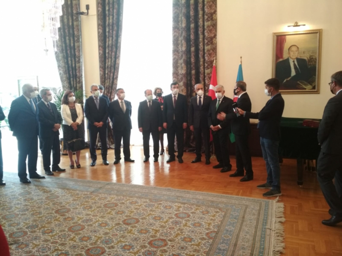   Ceremonia de entrega de órdenes y medallas azerbaiyanas se celebra en Ankara  