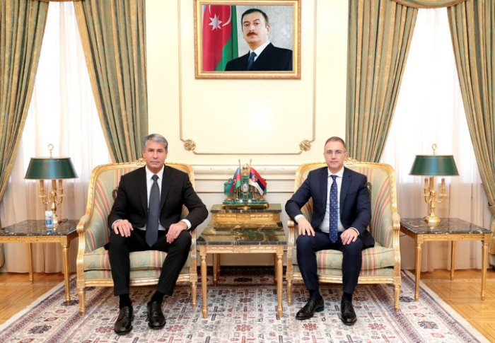   Ministro azerbaiyano del Interior se reúne con su homólogo serbio  