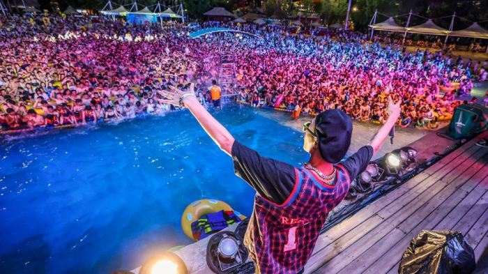  How Wuhan went from silent streets to packed pools? -  PHOTOS  