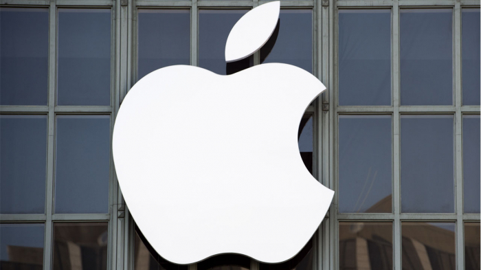  Apple becomes first US company to be valued at $2tn 