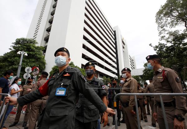 Detienen a cinco personas más por las protestas estudiantiles en Tailandia