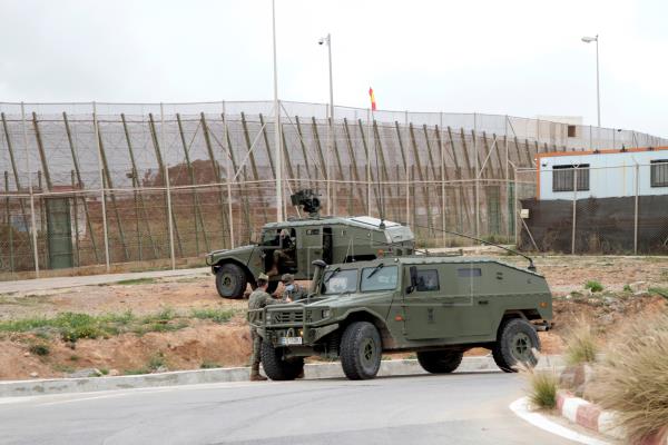   Un migrante muerto y 6 heridos en el salto a la valla de Melilla  