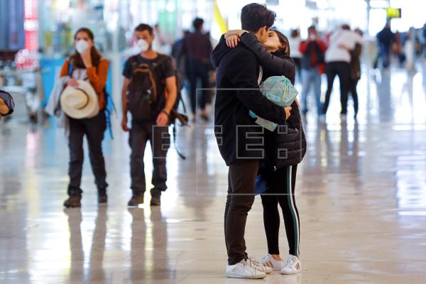 Que el coronavirus no venza al amor: Otorgan permisos de viaje a parejas binacionales