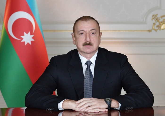   President Ilham Aliyev congratulates People