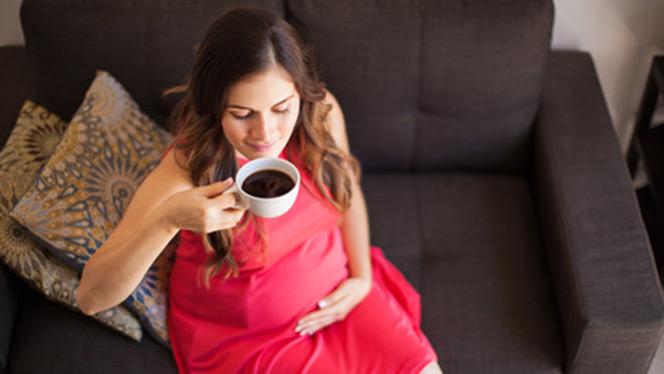 Pregnant women should avoid all caffeine, study shows 