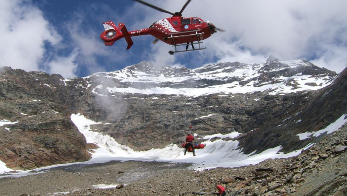 Eine Frau aus Gletscherspalte gerettet - nach 2 Tagen