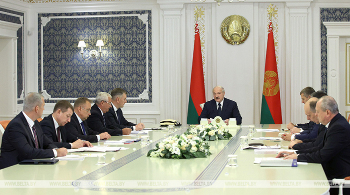 Belarusian president ready for dialogue with labor and student collectives