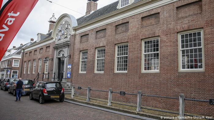 "Two laughing boys" stolen from Dutch museum for third time