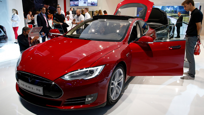 Tesla planea fabricar un coche eléctrico compacto y barato
