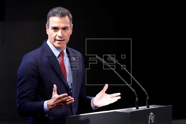 Sánchez pide unidad a los partidos para que "no haya una España contra otra"