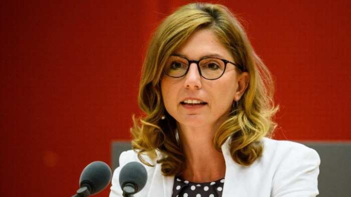 Gesundheitsministerin von Rheinland-Pfalz will anlassbezogen auf Corona testen