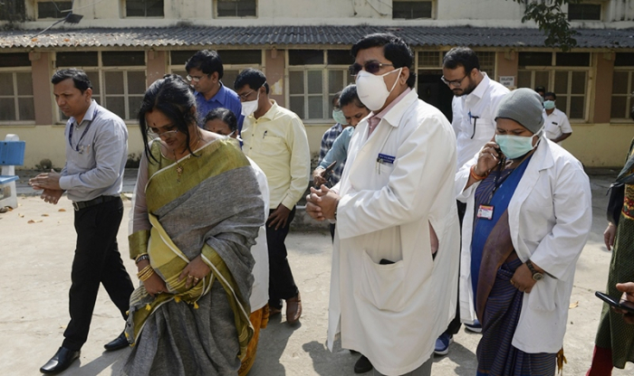 Hindistanda bir gündə mindən çox adam virusdan ölüb