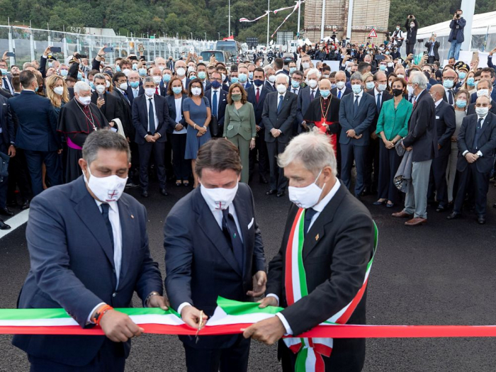Inauguration du nouveau pont de Gênes en Italie, symbole d