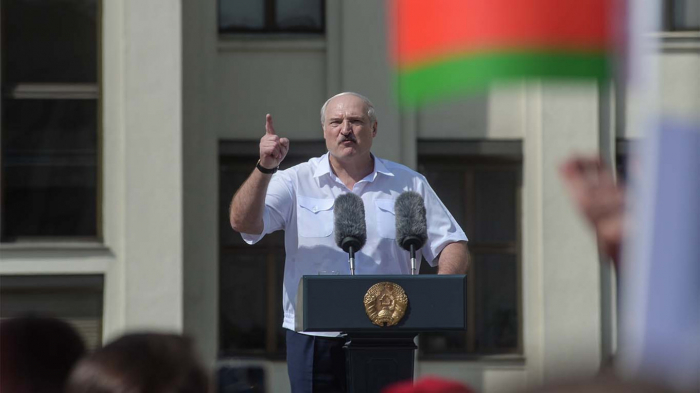  Lukaşenko ölkəni qorumaq üçün sərt tədbirlər görməyi tapşırdı 