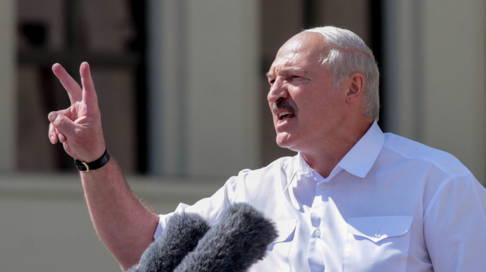 Lukaşenko yeni seçkilərin keçiriləcəyini vəd etdi 