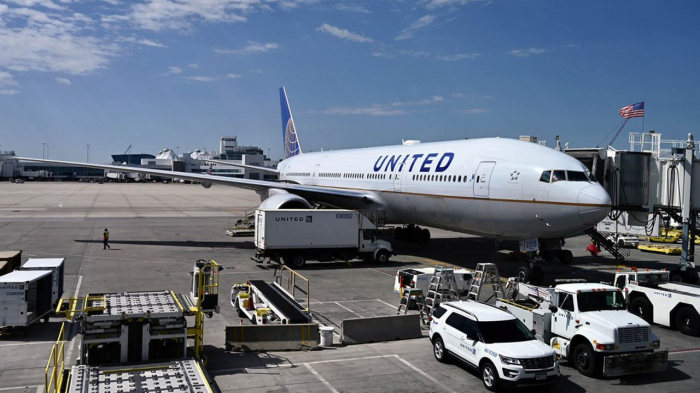 United Airlines pourrait licencier le mois prochain 16.000 employés en l