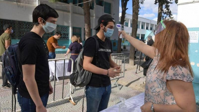 حكومة تونس تعترف بنواقص قطاع الصحة بمواجهة كورونا