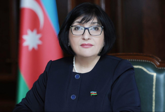 Sahibə Qafarova deputatlarla   -